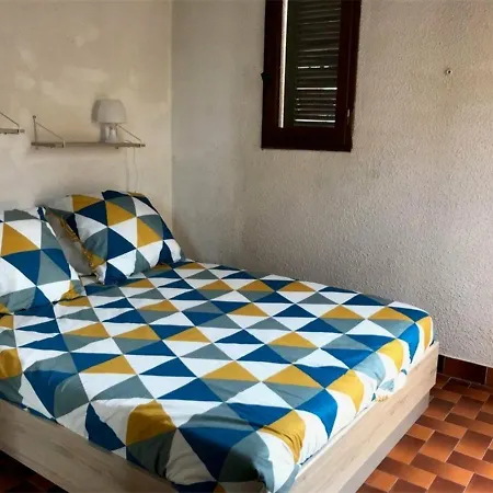 2 Pieces Climatisee Avec Terrasse, Face A La Mer, Parking Prive, Proche Commerces Et - Fr-1-81-343 Villa *