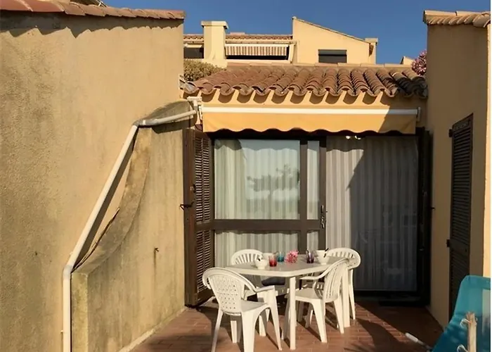 Villa 2 Pieces Climatisee Avec Terrasse, Face A La Mer, Parking Prive, Proche Commerces Et - Fr-1-81-343 Leucate